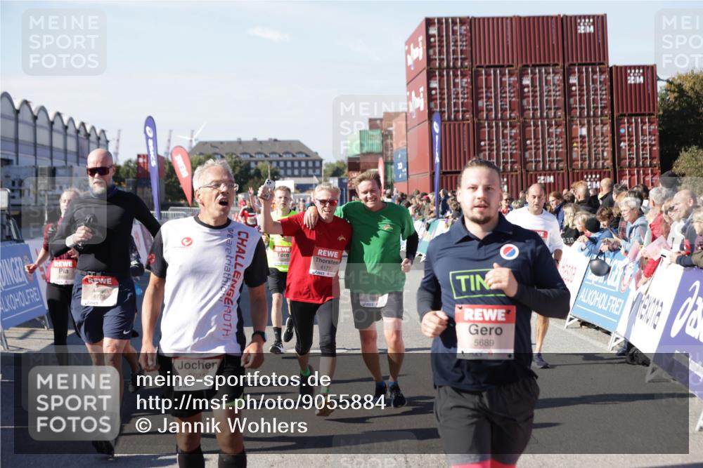 03.10.2025 - Köhlbrandbrückenlauf Jannik Wohlers http://msf.ph/oto/9055884 03.10.2025 13:10:32 Ziel 4386, 4429, 4479, 4514, 4710, 4711, 4774, 5229, 5383, 5689, 5738, 5889, 6024, 6177, 6294, 6779, 6781, 6782 meine-sportfotos.de