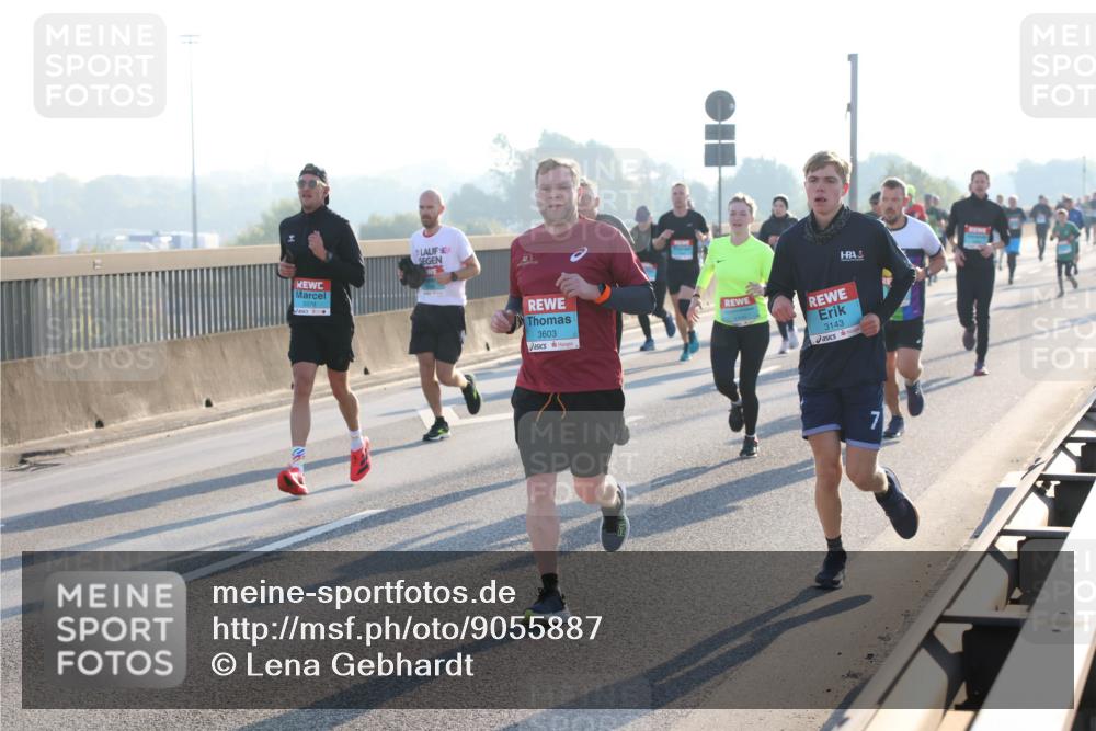 03.10.2025 - Köhlbrandbrückenlauf Lena Gebhardt http://msf.ph/oto/9055887 03.10.2025 09:17:13 Position 1 3603, 3143 meine-sportfotos.de