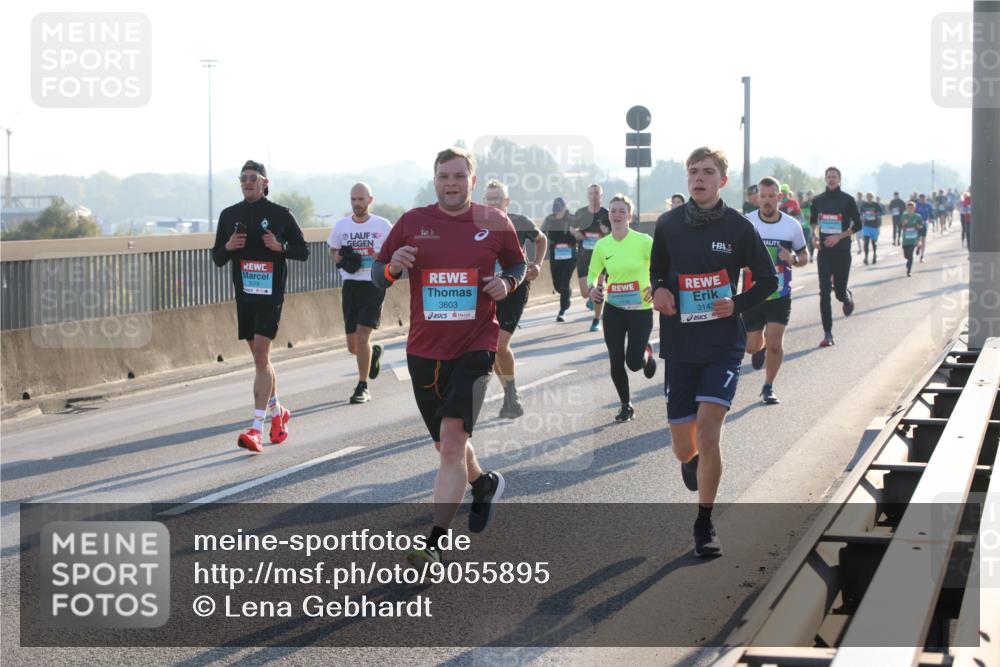 03.10.2025 - Köhlbrandbrückenlauf Lena Gebhardt http://msf.ph/oto/9055895 03.10.2025 09:17:13 Position 1 3378, 3603, 3143, 7 meine-sportfotos.de