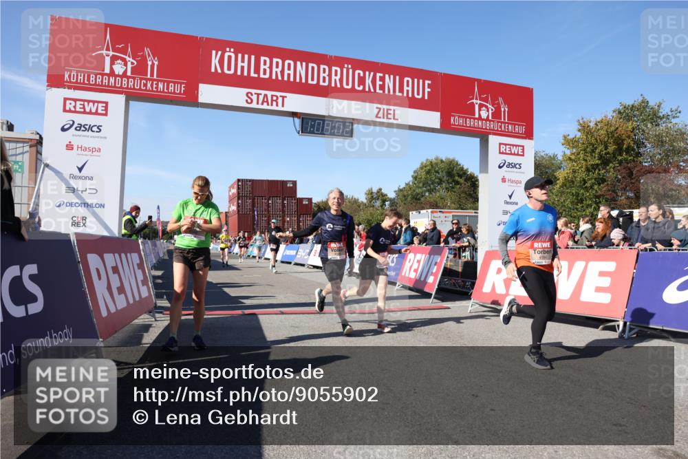 03.10.2025 - Köhlbrandbrückenlauf Lena Gebhardt http://msf.ph/oto/9055902 03.10.2025 13:08:03 Ziel 4107, 4184, 4357, 4395, 4639, 5959, 6022, 6163, 6244, 6348, 6409, 6635, 6696, 6752, 6774 meine-sportfotos.de
