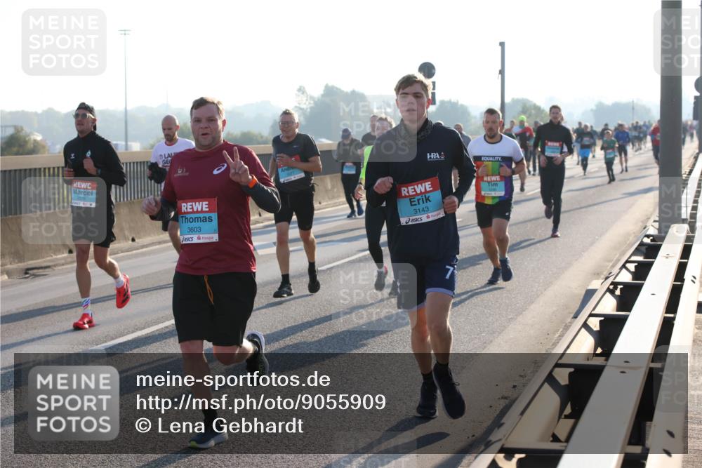 03.10.2025 - Köhlbrandbrückenlauf Lena Gebhardt http://msf.ph/oto/9055909 03.10.2025 09:17:14 Position 1 3378, 3603, 3143, 7 meine-sportfotos.de