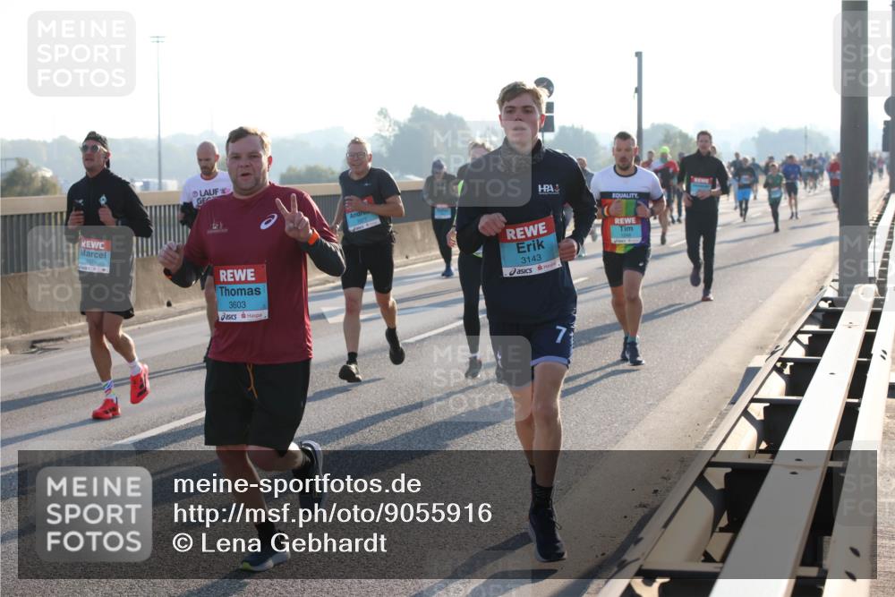 03.10.2025 - Köhlbrandbrückenlauf Lena Gebhardt http://msf.ph/oto/9055916 03.10.2025 09:17:14 Position 1 3378, 3603, 1077, 3143, 7 meine-sportfotos.de
