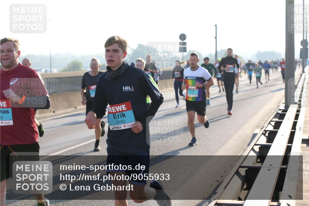 03.10.2025 - Köhlbrandbrückenlauf Lena Gebhardt http://msf.ph/oto/9055933 03.10.2025 09:17:14 Position 1 03, 3143, 7 meine-sportfotos.de