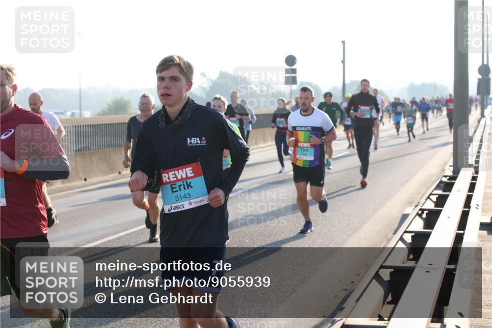 03.10.2025 - Köhlbrandbrückenlauf Lena Gebhardt http://msf.ph/oto/9055939 03.10.2025 09:17:14 Position 1 3143, 7 meine-sportfotos.de