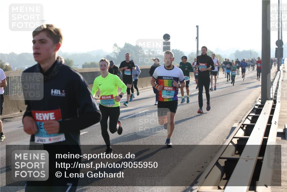 03.10.2025 - Köhlbrandbrückenlauf Lena Gebhardt http://msf.ph/oto/9055950 03.10.2025 09:17:15 Position 1 3140, 1110, 1248 meine-sportfotos.de
