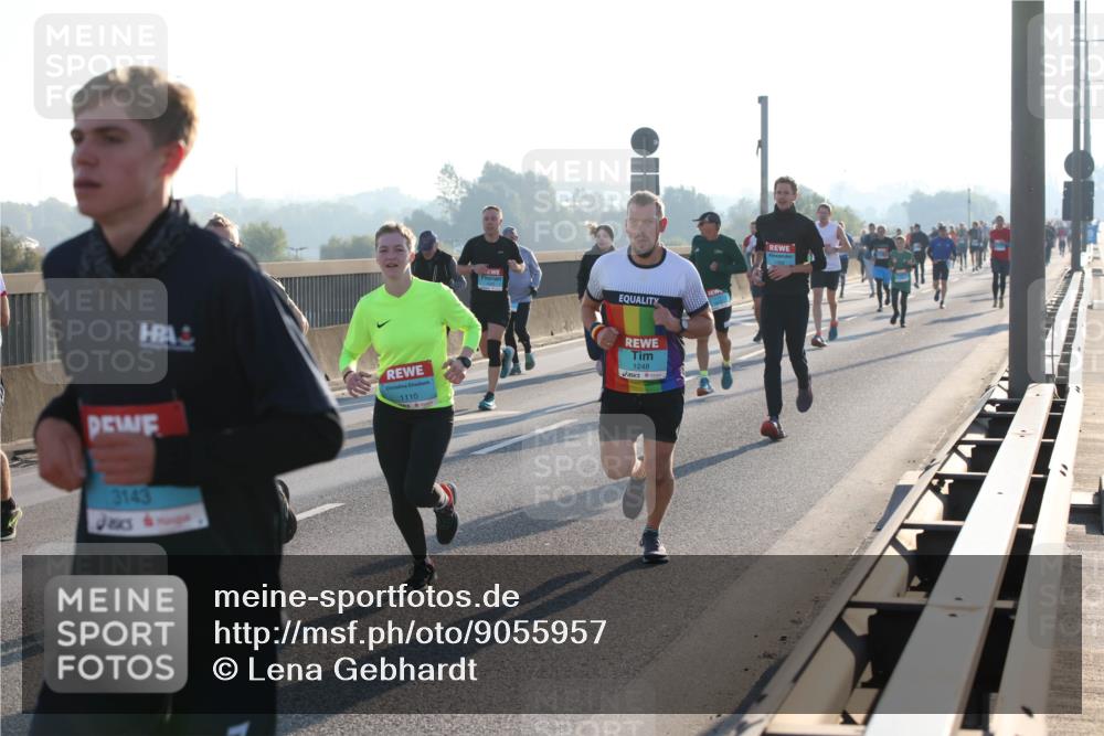 03.10.2025 - Köhlbrandbrückenlauf Lena Gebhardt http://msf.ph/oto/9055957 03.10.2025 09:17:15 Position 1 3143, 1110, 1248 meine-sportfotos.de