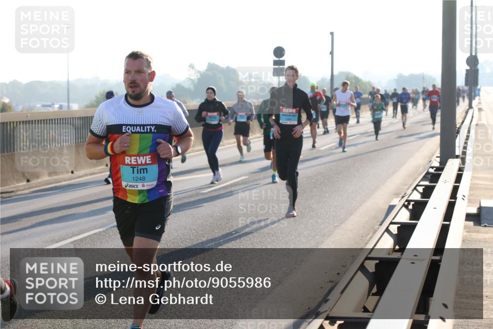 03.10.2025 - Köhlbrandbrückenlauf Lena Gebhardt http://msf.ph/oto/9055986 03.10.2025 09:17:16 Position 1 1248 meine-sportfotos.de