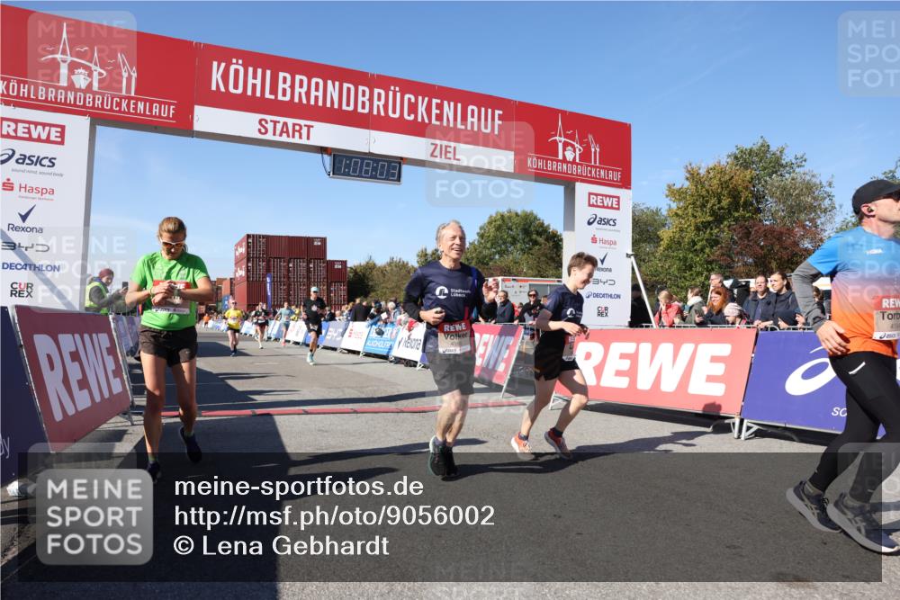 03.10.2025 - Köhlbrandbrückenlauf Lena Gebhardt http://msf.ph/oto/9056002 03.10.2025 13:08:03 Ziel 4107, 4184, 4357, 4395, 4639, 5959, 6022, 6163, 6244, 6348, 6409, 6635, 6696, 6752, 6774 meine-sportfotos.de