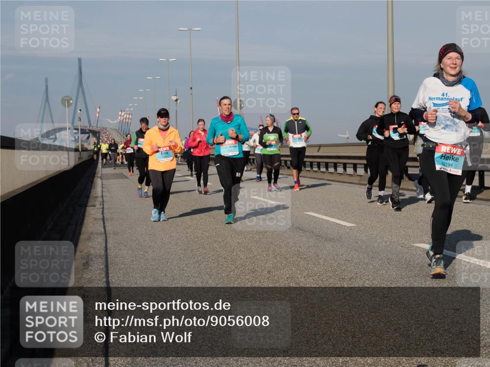 03.10.2025 - Köhlbrandbrückenlauf Fabian Wolf http://msf.ph/oto/9056008 03.10.2025 10:03:18 Position 3 1994, 55, 41, 2194 meine-sportfotos.de