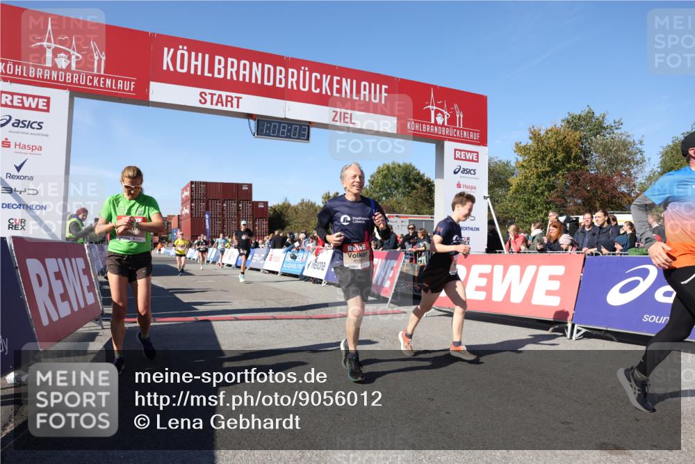 03.10.2025 - Köhlbrandbrückenlauf Lena Gebhardt http://msf.ph/oto/9056012 03.10.2025 13:08:03 Ziel 4107, 4184, 4357, 4395, 4639, 5959, 6022, 6163, 6244, 6348, 6409, 6635, 6696, 6752, 6774 meine-sportfotos.de