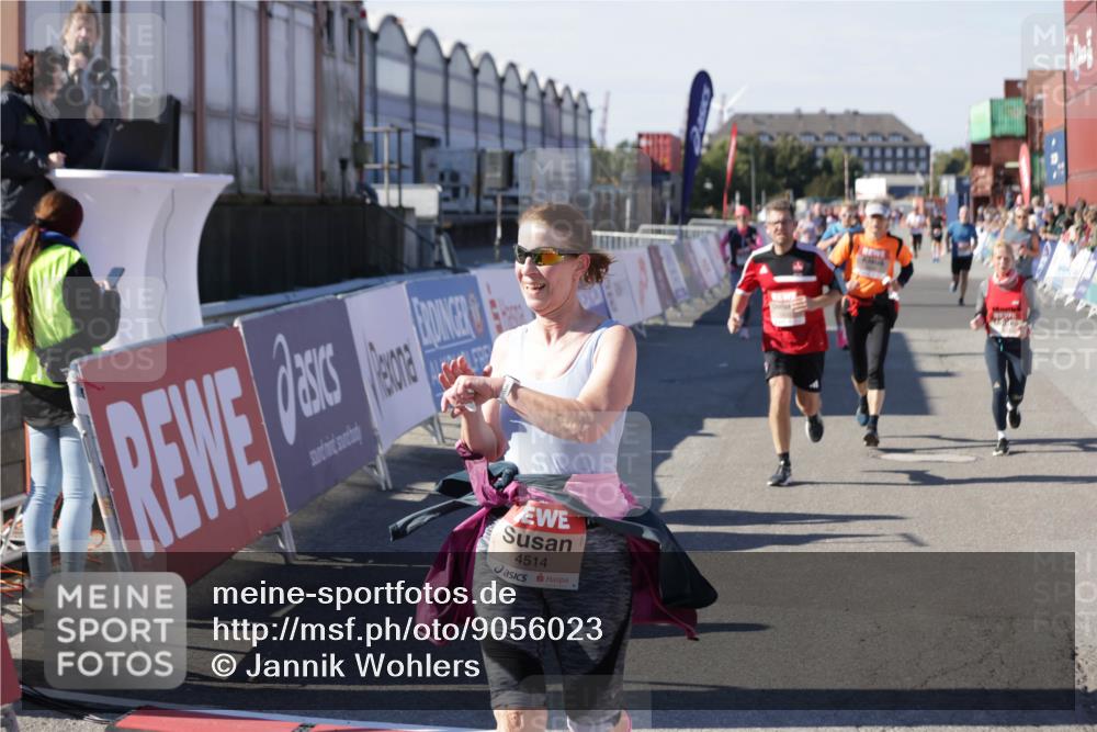03.10.2025 - Köhlbrandbrückenlauf Jannik Wohlers http://msf.ph/oto/9056023 03.10.2025 13:10:39 Ziel 4081, 4386, 4429, 4488, 4514, 5229, 5383, 5410, 5689, 5738, 5753, 5889, 6024, 6177, 6269, 6273, 6779 meine-sportfotos.de