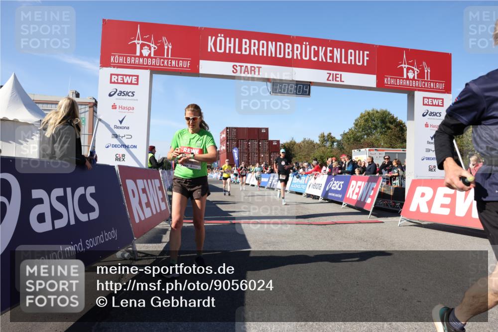 03.10.2025 - Köhlbrandbrückenlauf Lena Gebhardt http://msf.ph/oto/9056024 03.10.2025 13:08:04 Ziel 4107, 4184, 4357, 4395, 4639, 5959, 6022, 6163, 6244, 6348, 6409, 6635, 6752, 6774, 6824 meine-sportfotos.de