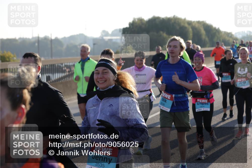 03.10.2025 - Köhlbrandbrückenlauf Jannik Wohlers http://msf.ph/oto/9056025 03.10.2025 09:20:48 Position 3 3535, 3536, 1804 meine-sportfotos.de