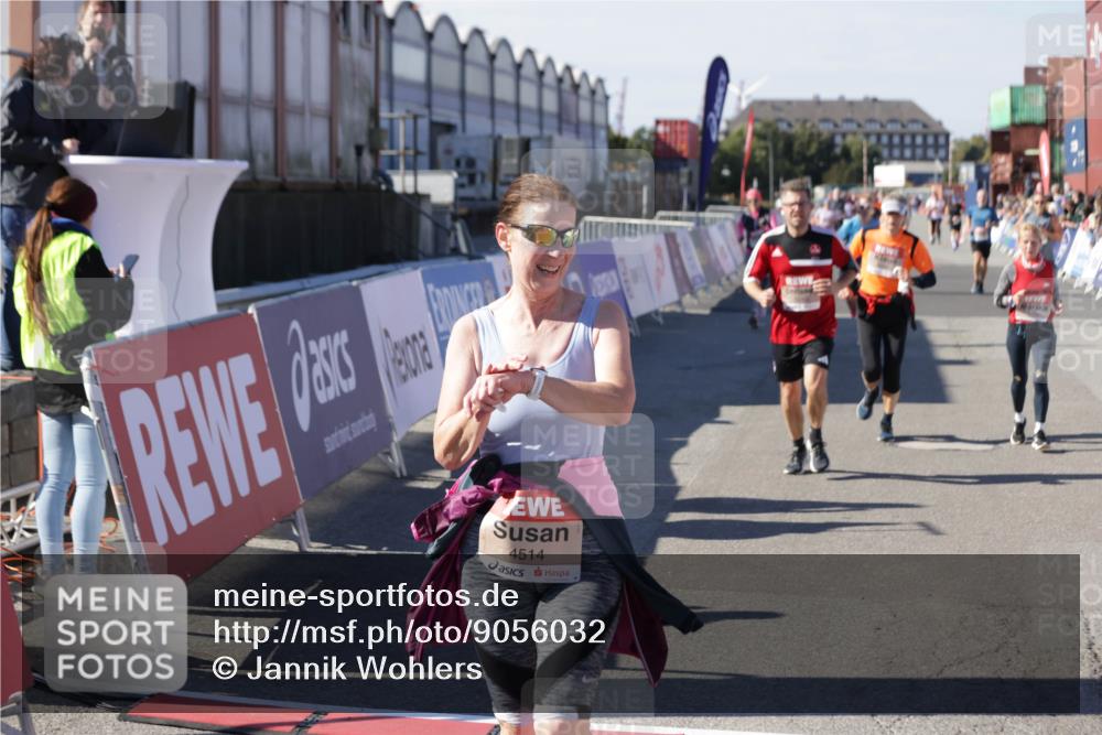 03.10.2025 - Köhlbrandbrückenlauf Jannik Wohlers http://msf.ph/oto/9056032 03.10.2025 13:10:39 Ziel 4081, 4386, 4429, 4488, 4514, 5229, 5383, 5410, 5689, 5738, 5753, 5889, 6024, 6177, 6269, 6273, 6779 meine-sportfotos.de