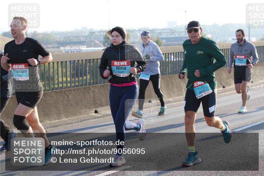 03.10.2025 - Köhlbrandbrückenlauf Lena Gebhardt http://msf.ph/oto/9056095 03.10.2025 09:17:19 Position 1 1045, 1449, 1073, 3812, 1380 meine-sportfotos.de