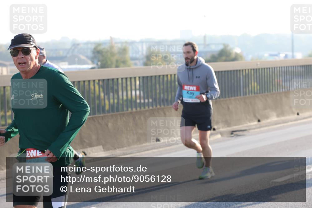 03.10.2025 - Köhlbrandbrückenlauf Lena Gebhardt http://msf.ph/oto/9056128 03.10.2025 09:17:20 Position 1 50, 3812 meine-sportfotos.de