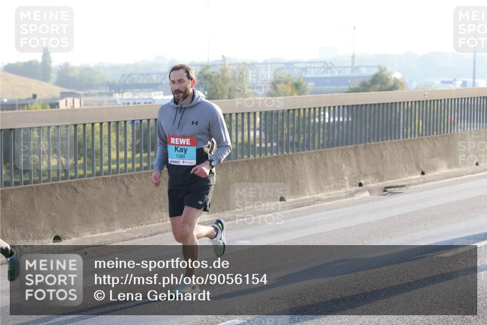 03.10.2025 - Köhlbrandbrückenlauf Lena Gebhardt http://msf.ph/oto/9056154 03.10.2025 09:17:21 Position 1 1380 meine-sportfotos.de
