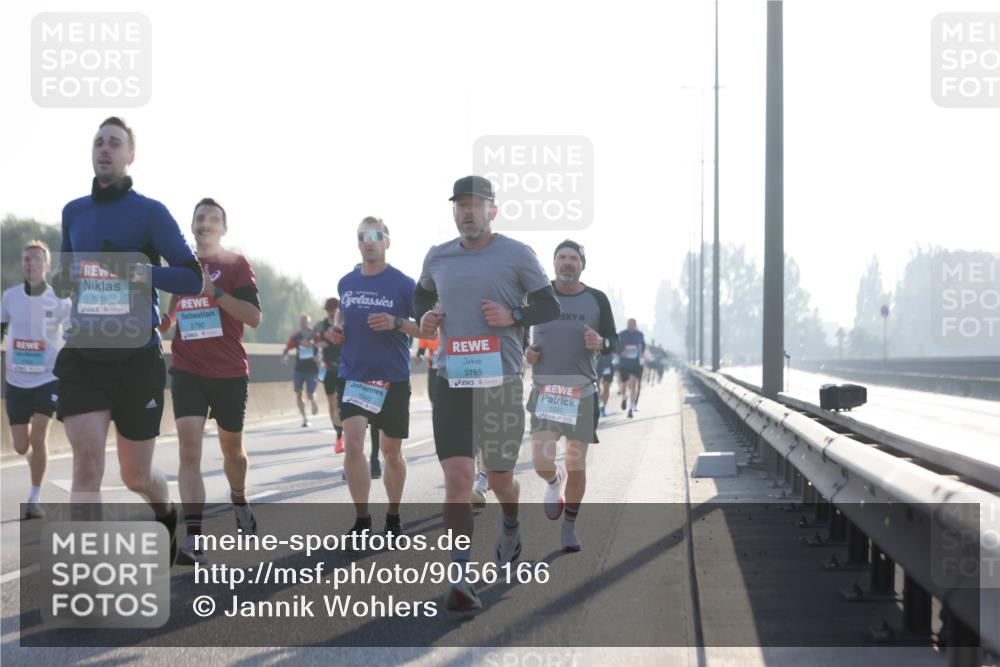03.10.2025 - Köhlbrandbrückenlauf Jannik Wohlers http://msf.ph/oto/9056166 03.10.2025 09:13:06 Position 3 1016, 2792, 1040, 3785, 1037, 00 meine-sportfotos.de