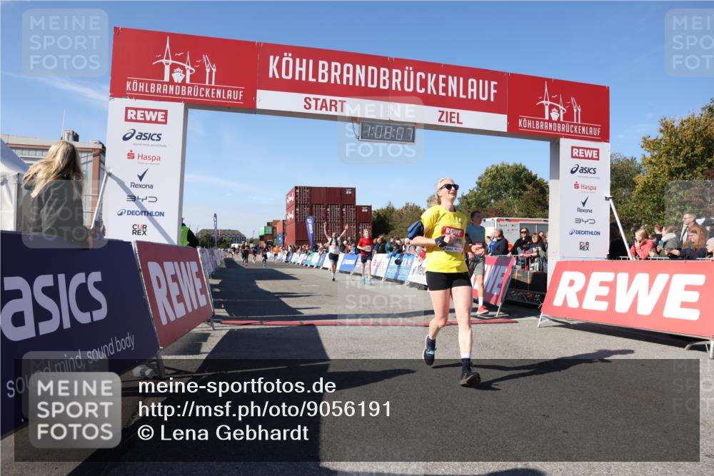03.10.2025 - Köhlbrandbrückenlauf Lena Gebhardt http://msf.ph/oto/9056191 03.10.2025 13:08:08 Ziel 4107, 4184, 4307, 4357, 4395, 4409, 5959, 6022, 6348, 6635, 6752, 6774, 6824 meine-sportfotos.de