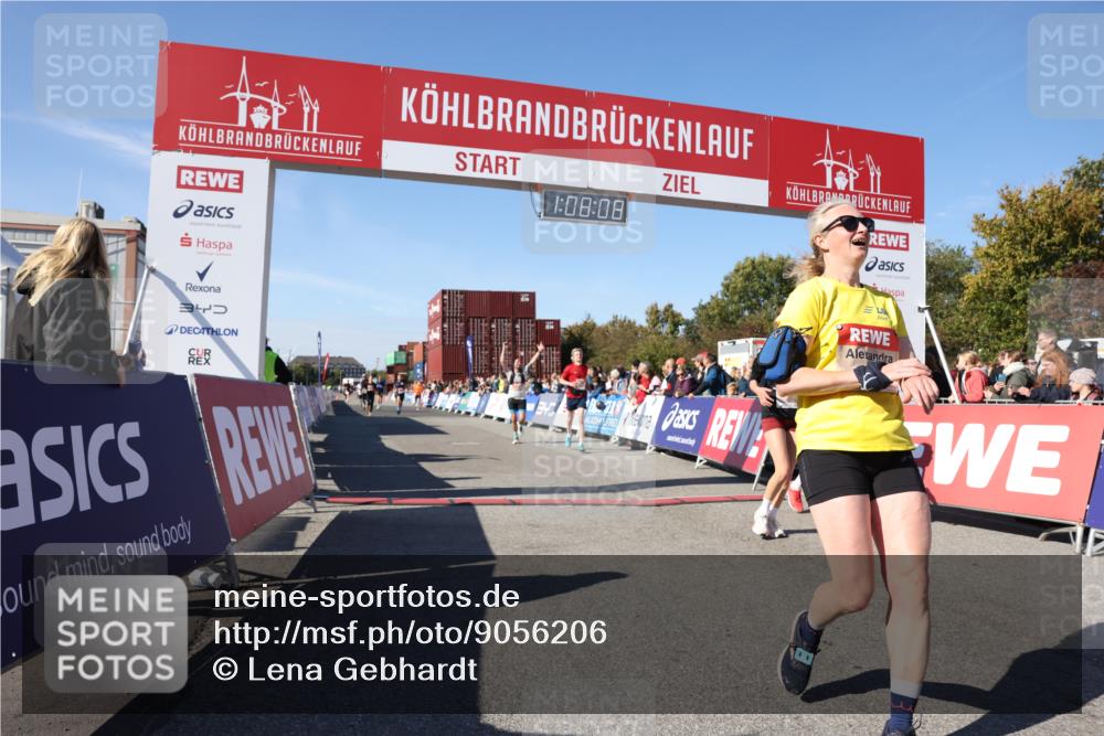 03.10.2025 - Köhlbrandbrückenlauf Lena Gebhardt http://msf.ph/oto/9056206 03.10.2025 13:08:08 Ziel 4107, 4184, 4307, 4357, 4395, 4409, 5959, 6022, 6348, 6635, 6752, 6774, 6824 meine-sportfotos.de