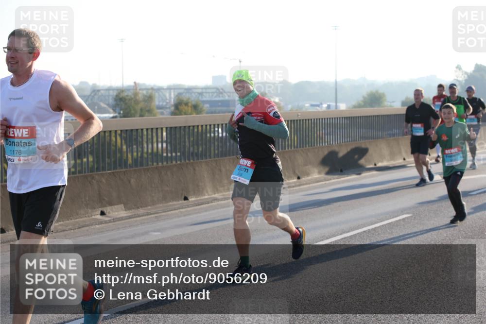 03.10.2025 - Köhlbrandbrückenlauf Lena Gebhardt http://msf.ph/oto/9056209 03.10.2025 09:17:22 Position 1 1176, 3053, 6 meine-sportfotos.de