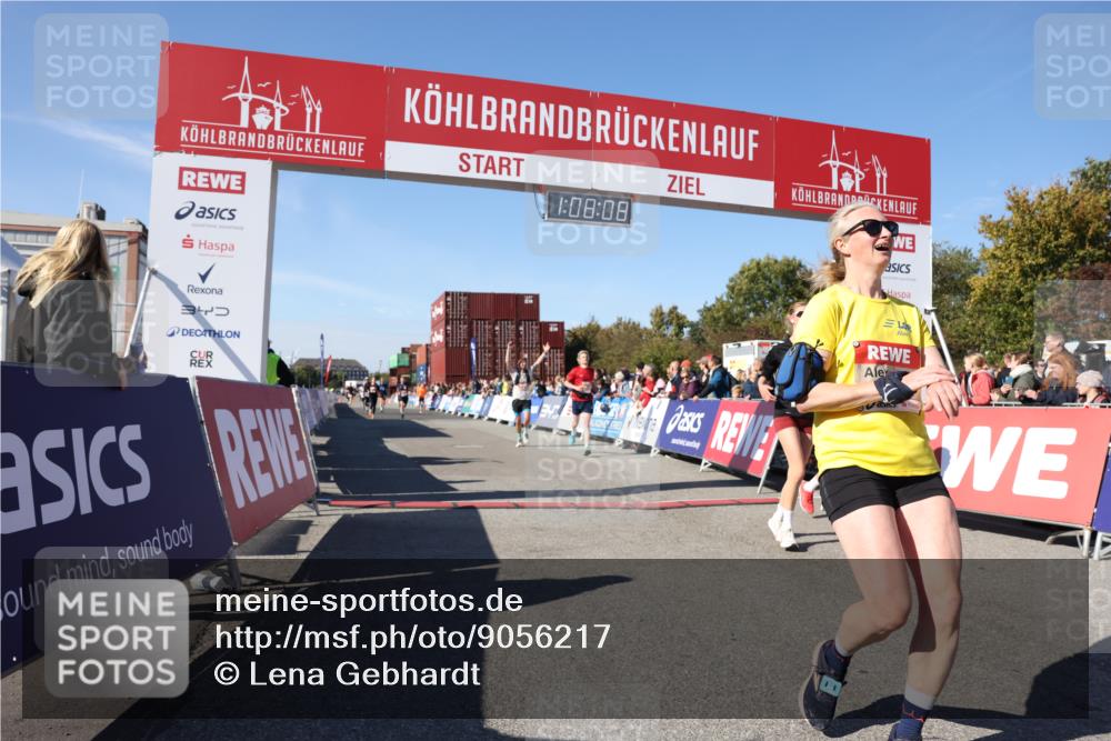03.10.2025 - Köhlbrandbrückenlauf Lena Gebhardt http://msf.ph/oto/9056217 03.10.2025 13:08:09 Ziel 4107, 4184, 4307, 4357, 4395, 4409, 5959, 6022, 6348, 6635, 6752, 6774, 6824 meine-sportfotos.de