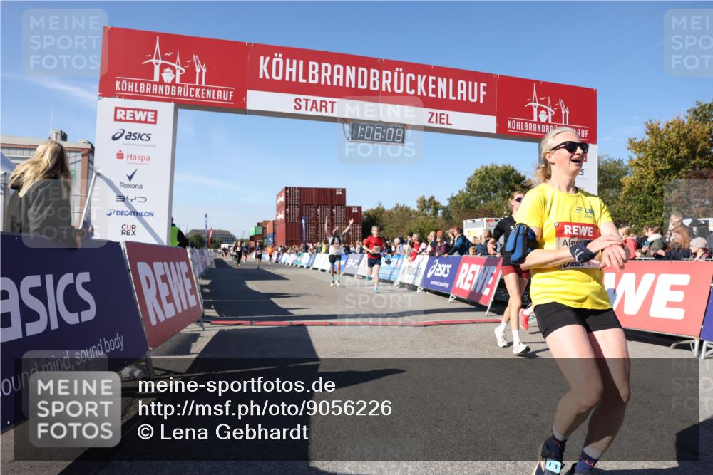 03.10.2025 - Köhlbrandbrückenlauf Lena Gebhardt http://msf.ph/oto/9056226 03.10.2025 13:08:09 Ziel 4107, 4184, 4307, 4357, 4395, 4409, 5959, 6022, 6348, 6635, 6752, 6774, 6824 meine-sportfotos.de