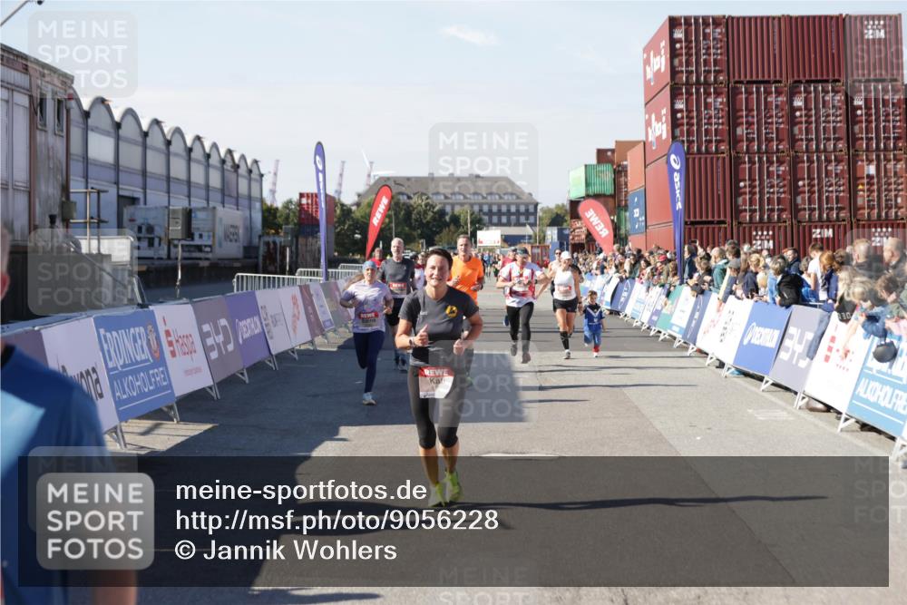03.10.2025 - Köhlbrandbrückenlauf Jannik Wohlers http://msf.ph/oto/9056228 03.10.2025 13:10:50 Ziel 4081, 4352, 4401, 4412, 4488, 4689, 4862, 5410, 5753, 5791, 6269, 6273, 6274 meine-sportfotos.de