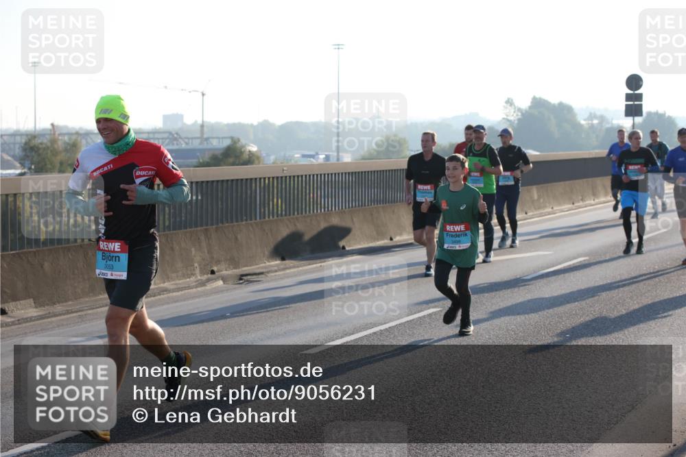 03.10.2025 - Köhlbrandbrückenlauf Lena Gebhardt http://msf.ph/oto/9056231 03.10.2025 09:17:23 Position 1 3053, 3498 meine-sportfotos.de