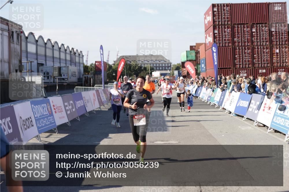 03.10.2025 - Köhlbrandbrückenlauf Jannik Wohlers http://msf.ph/oto/9056239 03.10.2025 13:10:50 Ziel 4081, 4352, 4401, 4412, 4488, 4689, 4862, 5410, 5753, 5791, 6269, 6273, 6274 meine-sportfotos.de