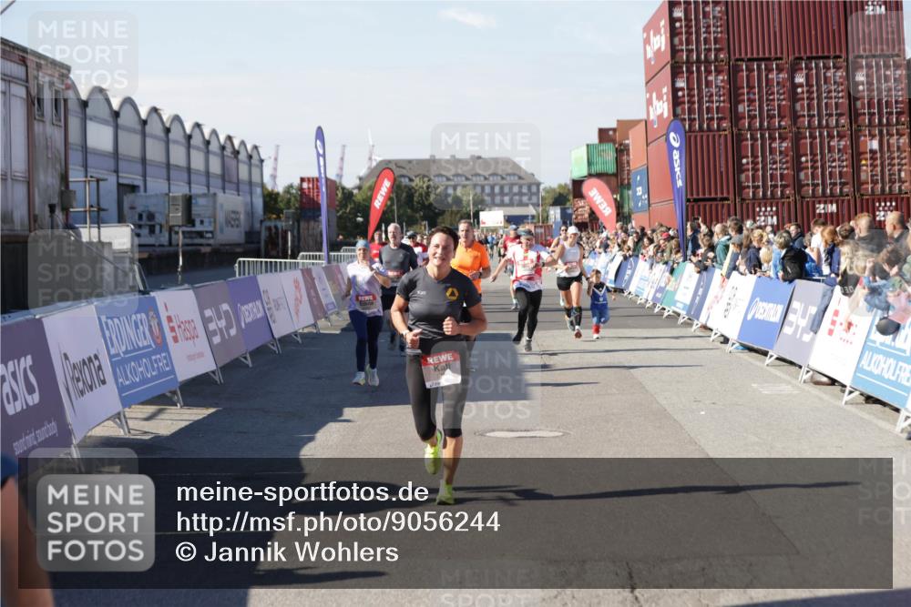 03.10.2025 - Köhlbrandbrückenlauf Jannik Wohlers http://msf.ph/oto/9056244 03.10.2025 13:10:50 Ziel 4081, 4352, 4401, 4412, 4488, 4689, 4862, 5410, 5753, 5791, 6269, 6273, 6274 meine-sportfotos.de