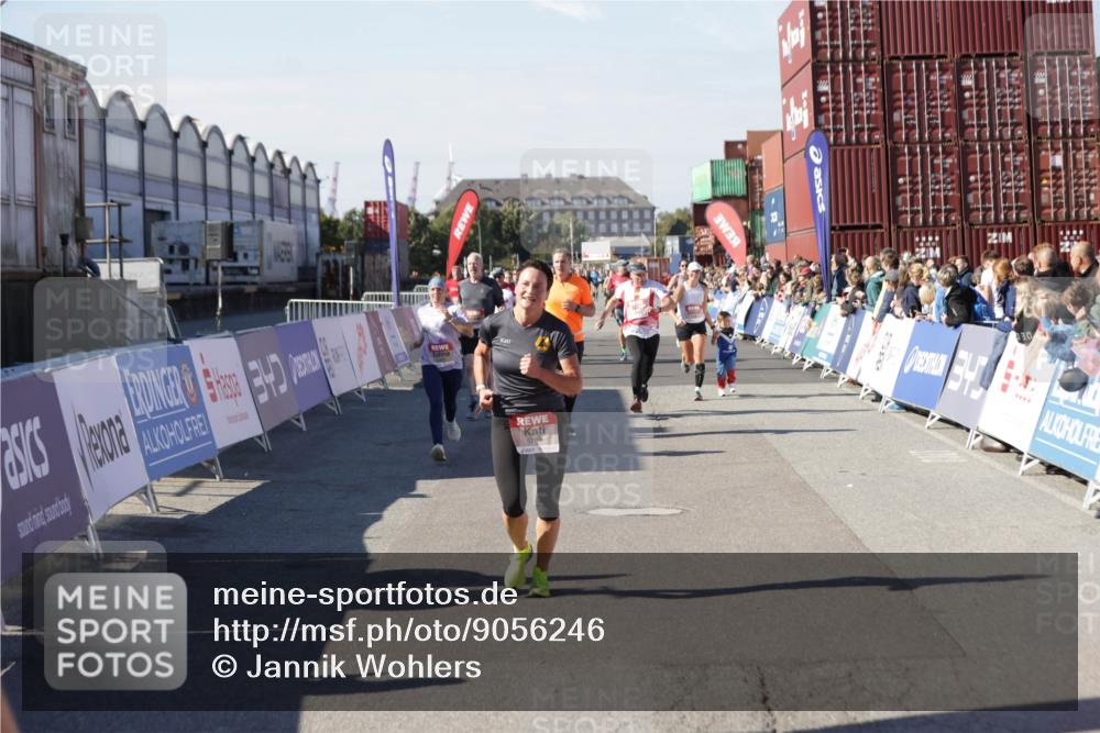 03.10.2025 - Köhlbrandbrückenlauf Jannik Wohlers http://msf.ph/oto/9056246 03.10.2025 13:10:50 Ziel 4081, 4352, 4401, 4412, 4488, 4689, 4862, 5410, 5753, 5791, 6269, 6273, 6274 meine-sportfotos.de