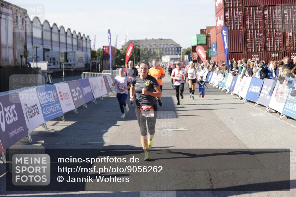 03.10.2025 - Köhlbrandbrückenlauf Jannik Wohlers http://msf.ph/oto/9056262 03.10.2025 13:10:50 Ziel 4081, 4352, 4401, 4412, 4488, 4689, 4862, 5410, 5753, 5791, 6269, 6273, 6274 meine-sportfotos.de