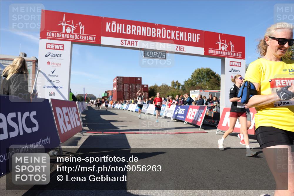 03.10.2025 - Köhlbrandbrückenlauf Lena Gebhardt http://msf.ph/oto/9056263 03.10.2025 13:08:09 Ziel 4107, 4184, 4307, 4357, 4395, 4409, 5959, 6022, 6348, 6635, 6752, 6774, 6824 meine-sportfotos.de