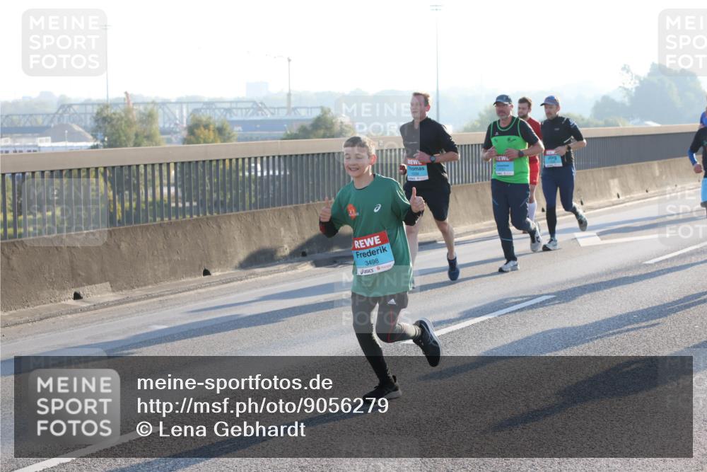 03.10.2025 - Köhlbrandbrückenlauf Lena Gebhardt http://msf.ph/oto/9056279 03.10.2025 09:17:24 Position 1 3498 meine-sportfotos.de