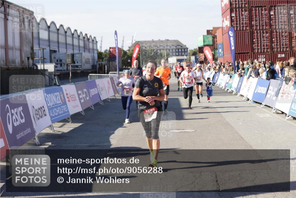 03.10.2025 - Köhlbrandbrückenlauf Jannik Wohlers http://msf.ph/oto/9056288 03.10.2025 13:10:51 Ziel 4081, 4352, 4401, 4412, 4488, 4547, 4689, 4862, 5753, 5791, 6269, 6273, 6274, 6665 meine-sportfotos.de