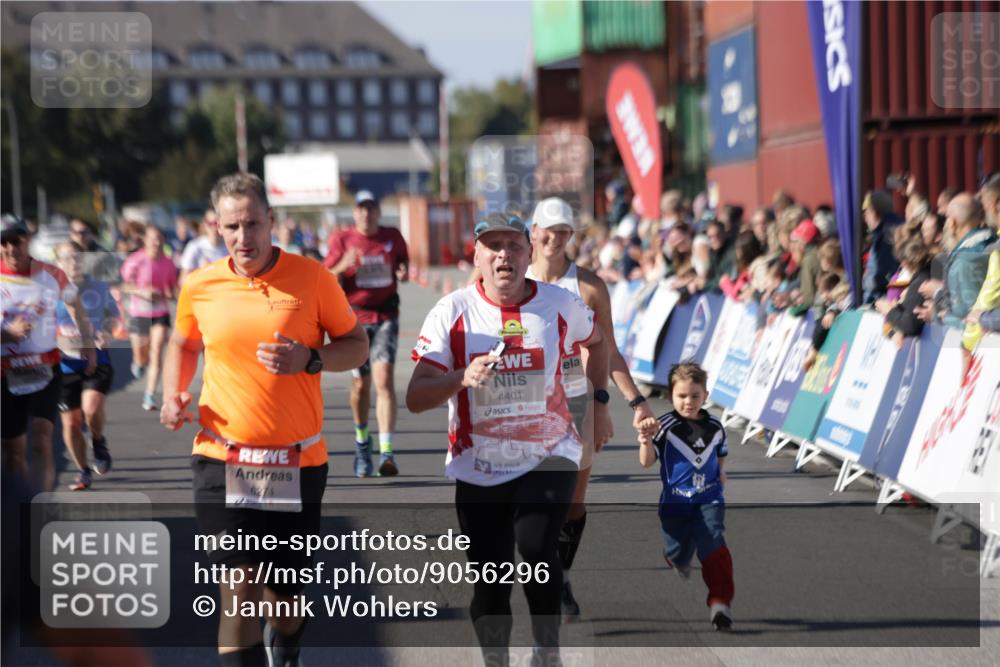 03.10.2025 - Köhlbrandbrückenlauf Jannik Wohlers http://msf.ph/oto/9056296 03.10.2025 13:10:52 Ziel 4081, 4352, 4401, 4412, 4488, 4547, 4689, 4862, 4933, 4998, 5103, 5753, 5791, 5965, 6274, 6665 meine-sportfotos.de
