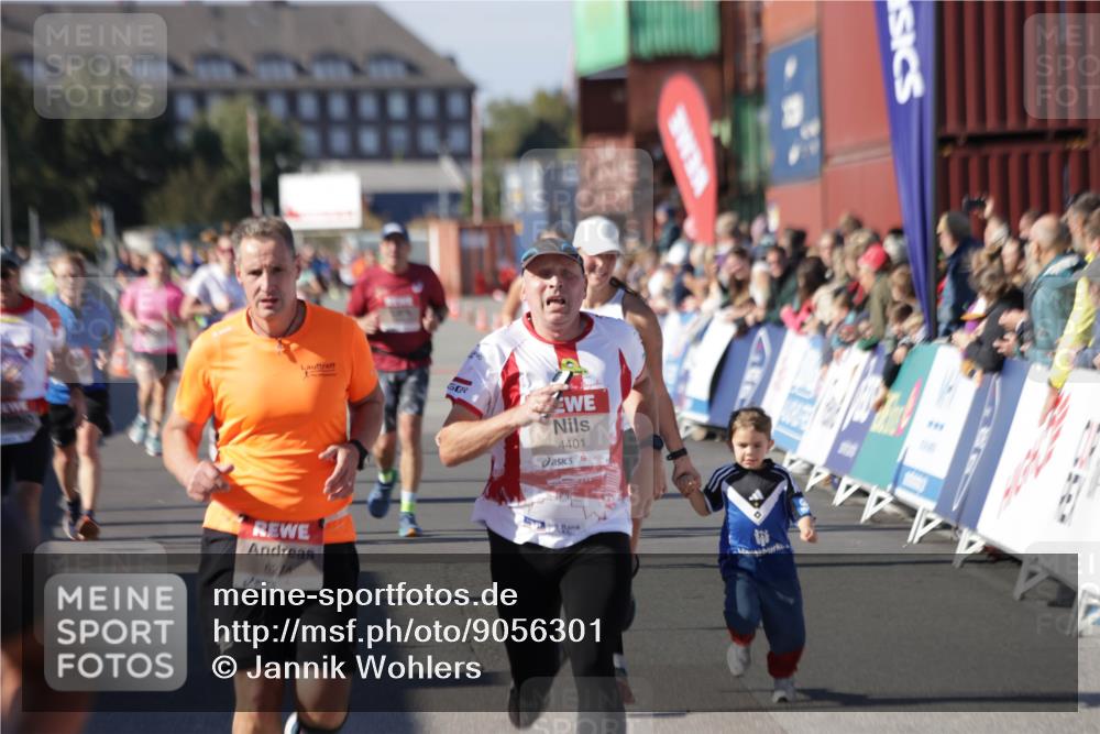 03.10.2025 - Köhlbrandbrückenlauf Jannik Wohlers http://msf.ph/oto/9056301 03.10.2025 13:10:52 Ziel 4081, 4352, 4401, 4412, 4488, 4547, 4689, 4862, 4933, 4998, 5103, 5753, 5791, 5965, 6274, 6665 meine-sportfotos.de