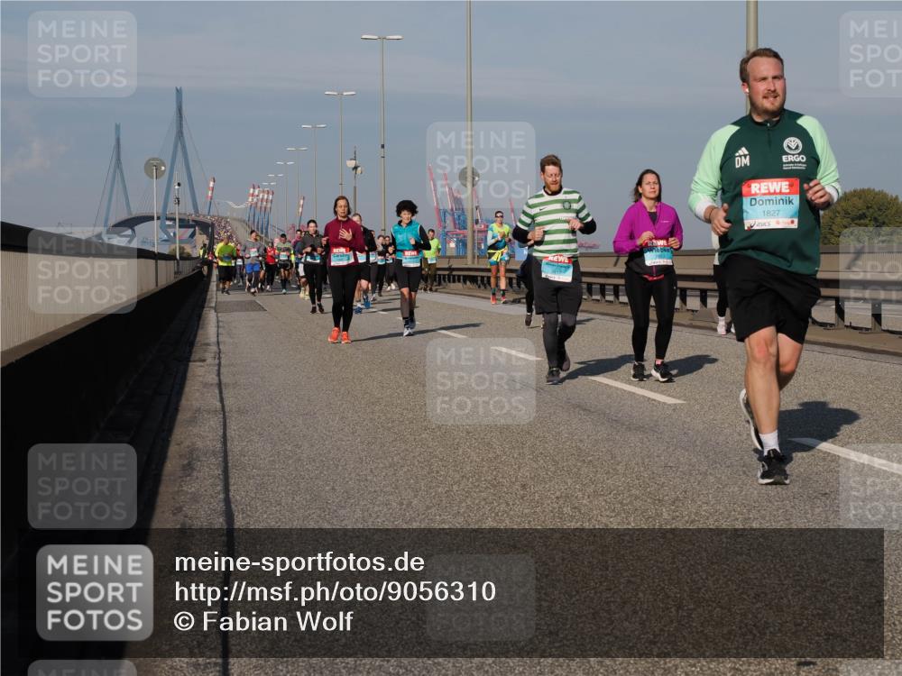 03.10.2025 - Köhlbrandbrückenlauf Fabian Wolf http://msf.ph/oto/9056310 03.10.2025 10:03:26 Position 3 1827 meine-sportfotos.de
