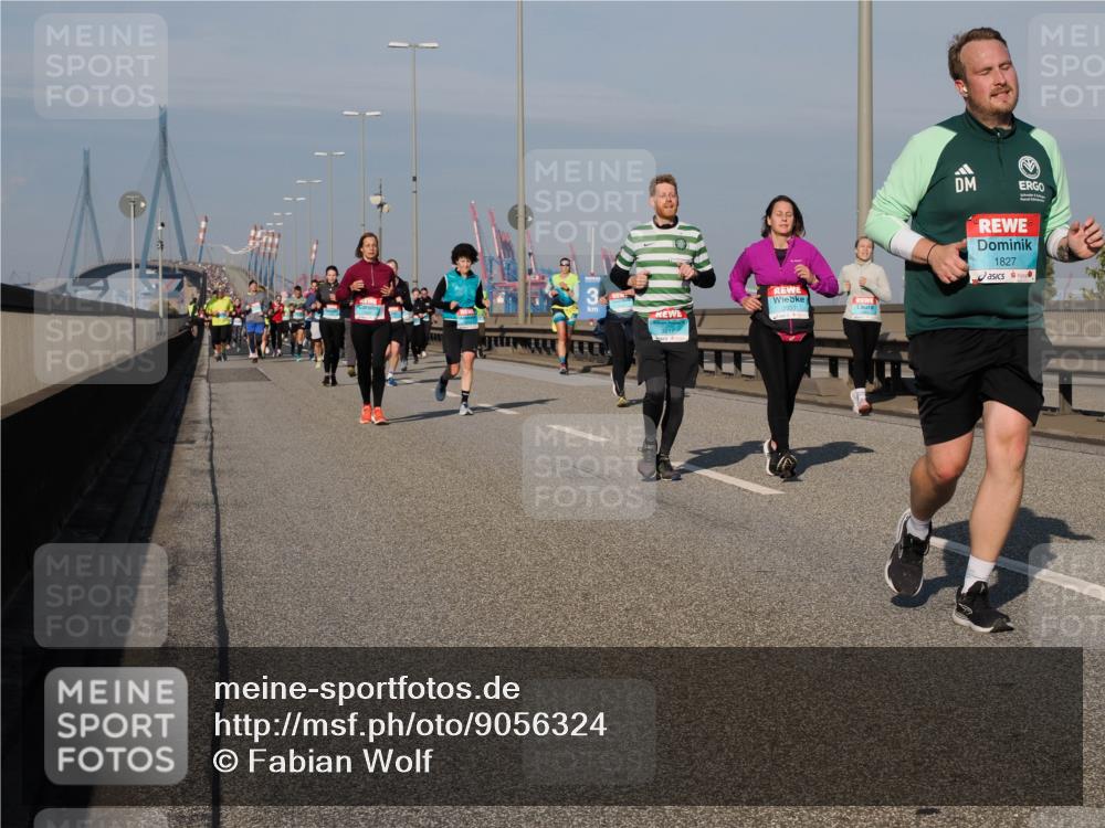 03.10.2025 - Köhlbrandbrückenlauf Fabian Wolf http://msf.ph/oto/9056324 03.10.2025 10:03:27 Position 3 3, 3617, 1827 meine-sportfotos.de