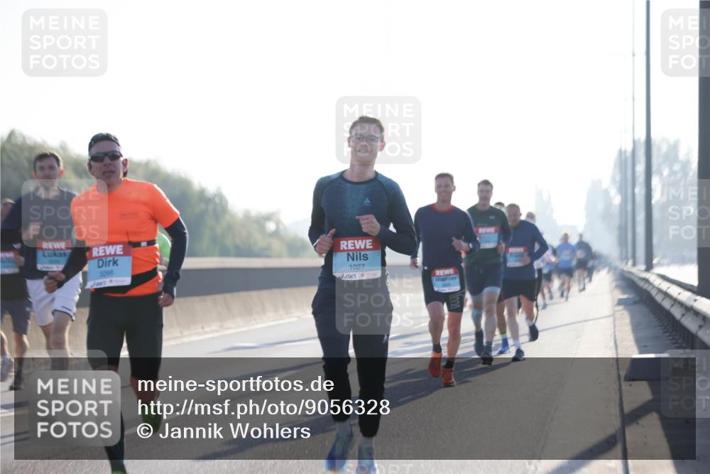 03.10.2025 - Köhlbrandbrückenlauf Jannik Wohlers http://msf.ph/oto/9056328 03.10.2025 09:13:10 Position 3 3266, 1027 meine-sportfotos.de