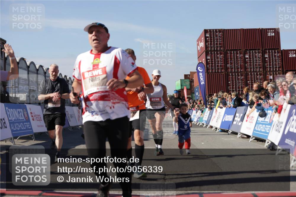 03.10.2025 - Köhlbrandbrückenlauf Jannik Wohlers http://msf.ph/oto/9056339 03.10.2025 13:10:54 Ziel 4081, 4352, 4370, 4401, 4412, 4547, 4689, 4862, 4933, 4998, 5103, 5791, 5965, 6274, 6665, 6797 meine-sportfotos.de