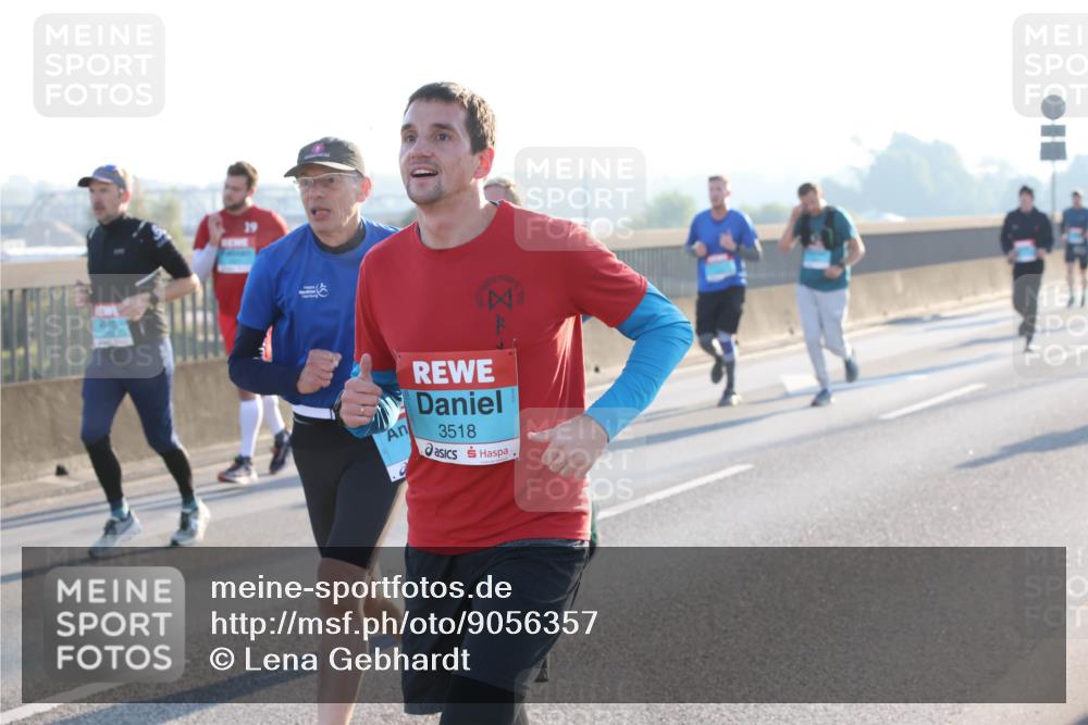 03.10.2025 - Köhlbrandbrückenlauf Lena Gebhardt http://msf.ph/oto/9056357 03.10.2025 09:17:26 Position 1 19, 3518 meine-sportfotos.de