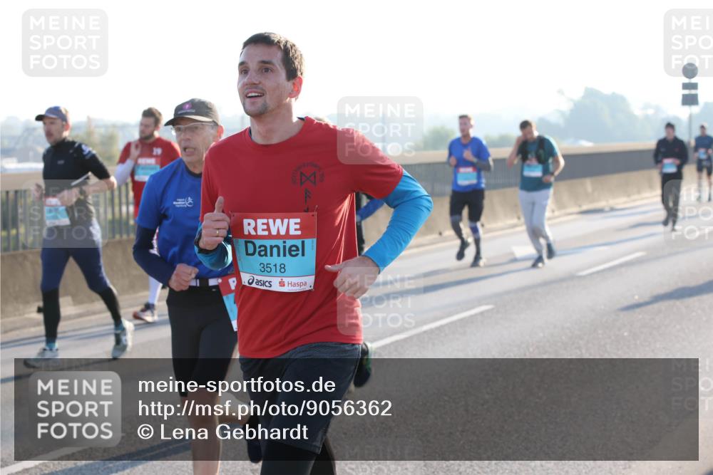 03.10.2025 - Köhlbrandbrückenlauf Lena Gebhardt http://msf.ph/oto/9056362 03.10.2025 09:17:27 Position 1 3518 meine-sportfotos.de