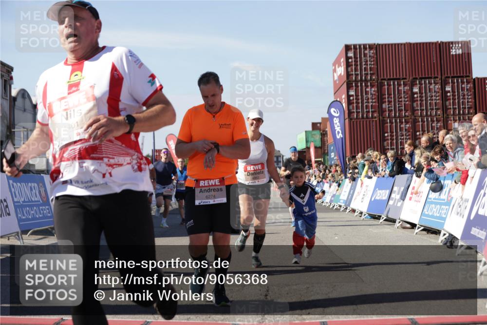 03.10.2025 - Köhlbrandbrückenlauf Jannik Wohlers http://msf.ph/oto/9056368 03.10.2025 13:10:54 Ziel 4081, 4352, 4370, 4401, 4412, 4547, 4689, 4862, 4933, 4998, 5103, 5791, 5965, 6274, 6665, 6797 meine-sportfotos.de