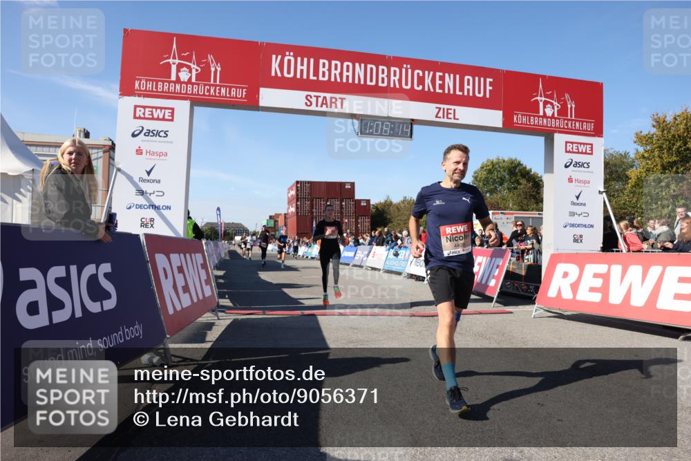 03.10.2025 - Köhlbrandbrückenlauf Lena Gebhardt http://msf.ph/oto/9056371 03.10.2025 13:08:14 Ziel 4107, 4307, 4357, 4409, 4768, 5243, 5804, 5994, 6635, 6752, 6774, 6824 meine-sportfotos.de