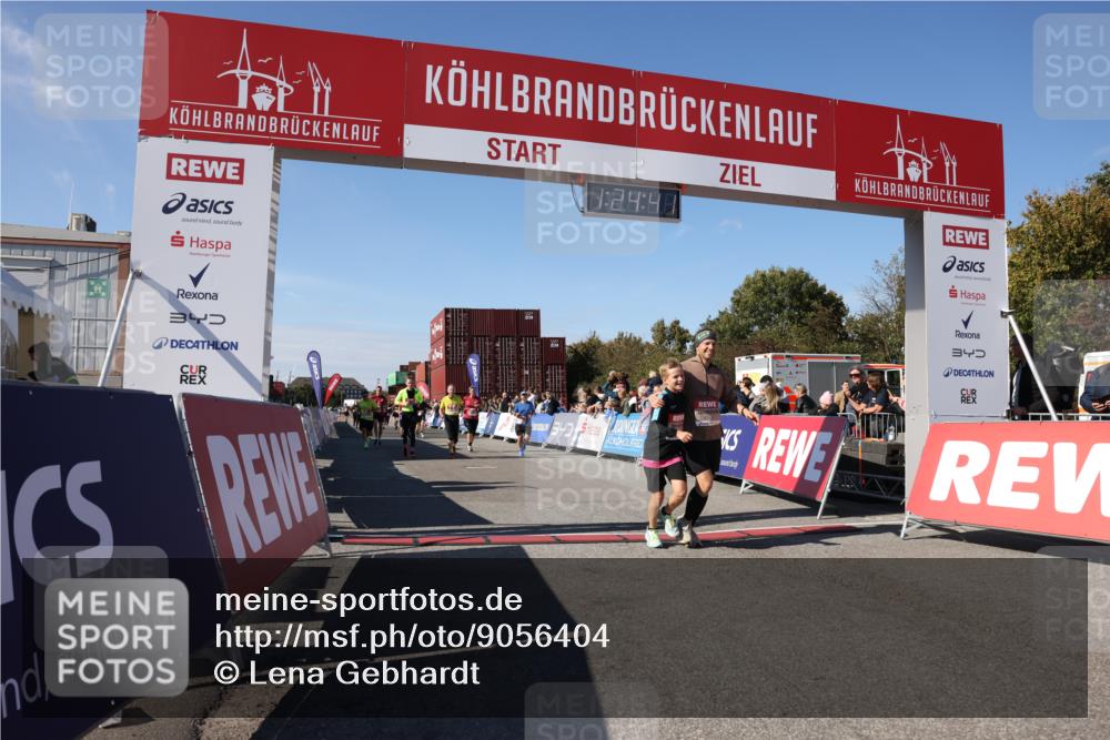 03.10.2025 - Köhlbrandbrückenlauf Lena Gebhardt http://msf.ph/oto/9056404 03.10.2025 13:24:42 Ziel 4535, 4786, 4810, 5150, 5394, 5527, 6039, 6113, 6114, 6149, 6150, 6198, 6210, 6211, 6473, 6551, 6598, 6599 meine-sportfotos.de