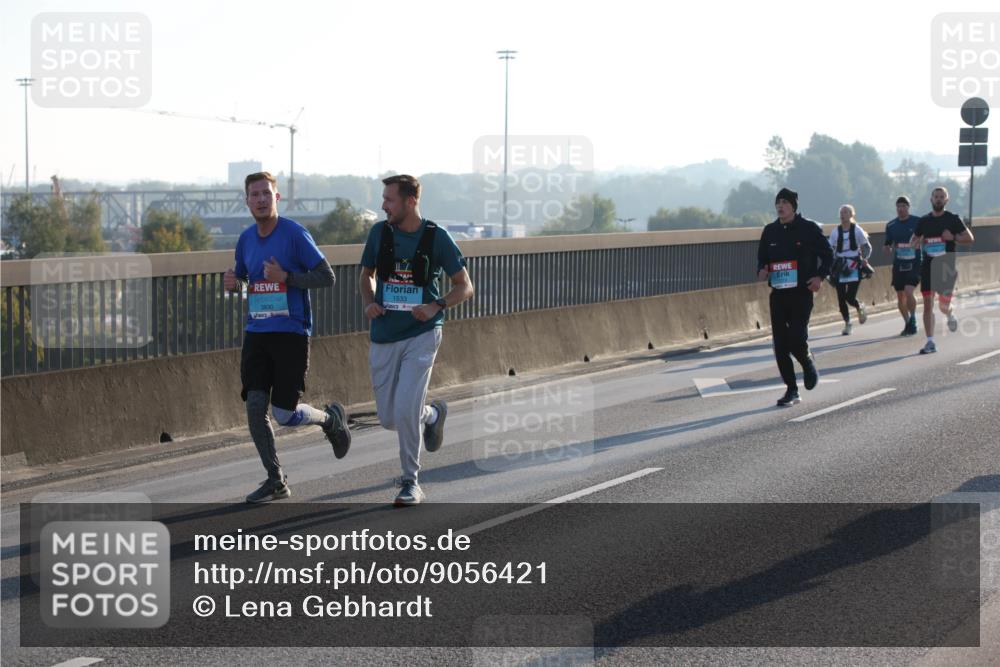 03.10.2025 - Köhlbrandbrückenlauf Lena Gebhardt http://msf.ph/oto/9056421 03.10.2025 09:17:28 Position 1  meine-sportfotos.de