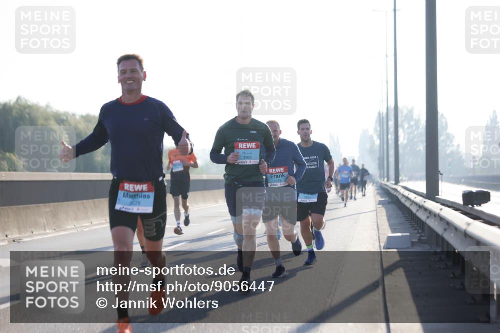 03.10.2025 - Köhlbrandbrückenlauf Jannik Wohlers http://msf.ph/oto/9056447 03.10.2025 09:13:13 Position 3 2628, 3763, 1265, 2024, 12024, 3223 meine-sportfotos.de