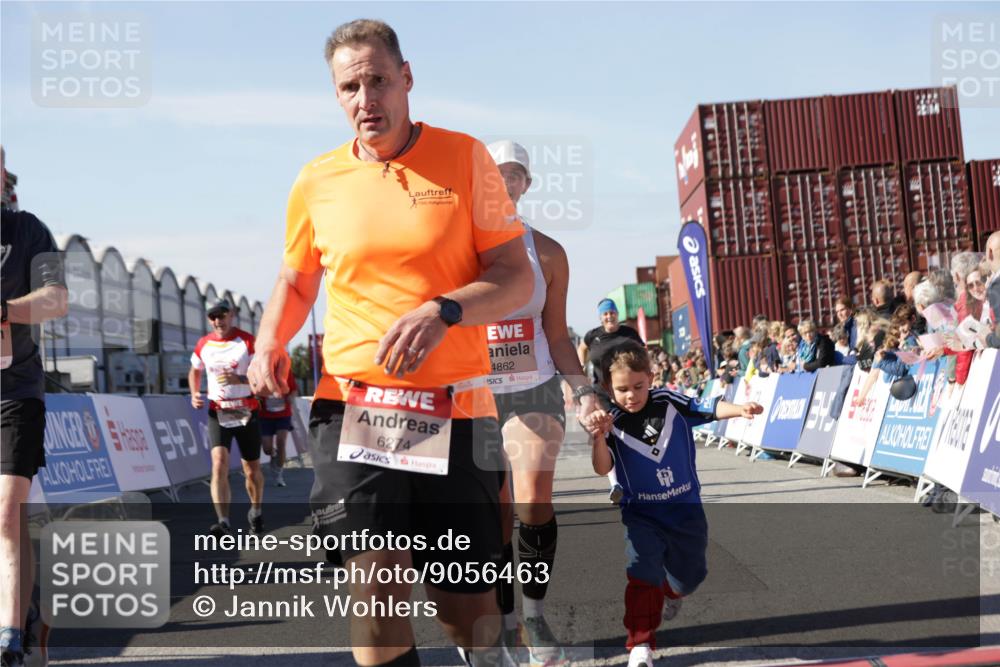 03.10.2025 - Köhlbrandbrückenlauf Jannik Wohlers http://msf.ph/oto/9056463 03.10.2025 13:10:56 Ziel 4352, 4370, 4401, 4412, 4506, 4547, 4689, 4862, 4933, 4998, 5103, 5791, 5965, 6274, 6330, 6449, 6450, 6665, 6797 meine-sportfotos.de